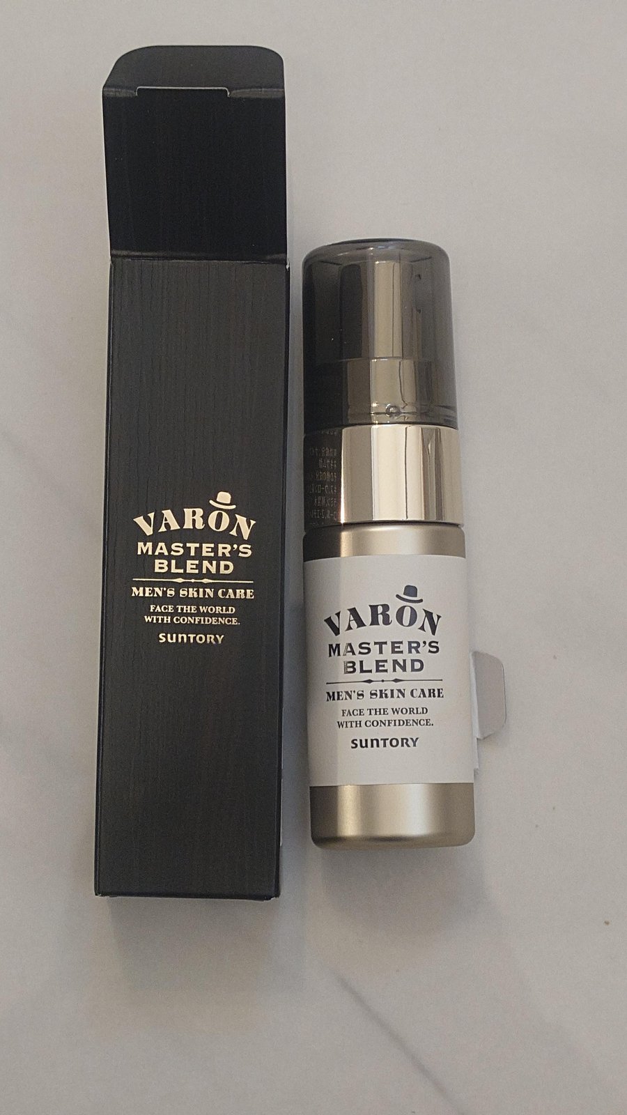 VARONマスターズブレンドのボトルと外箱